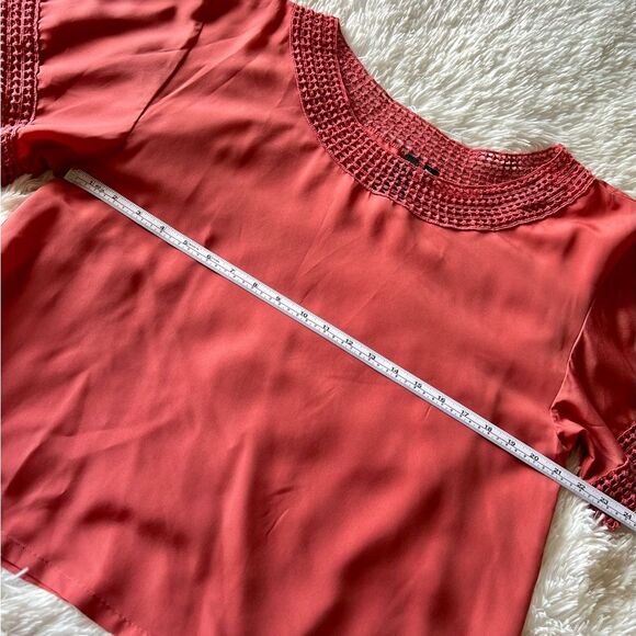 Willi Smith Boho Cottagecore Coral Top with Crochet Details - Picture 6 of 9